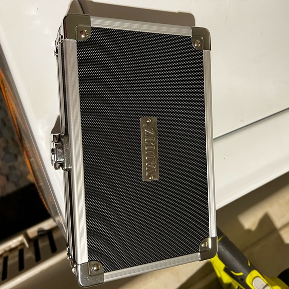 Lock box with keys! - Picture 2 of 6